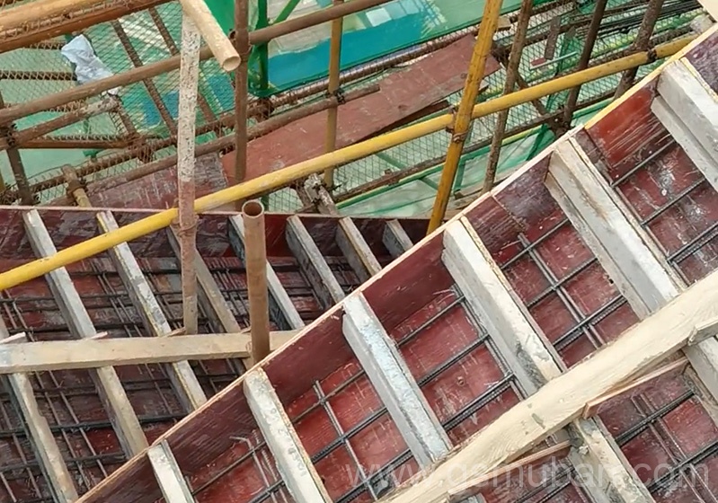 建筑工地一平方需要多少米模板木方？