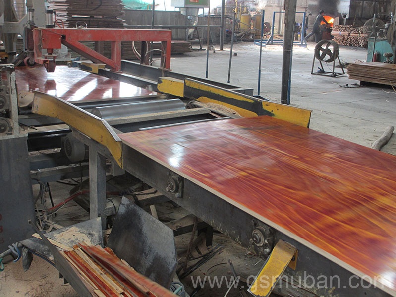 建筑層板貴不貴 工地用層板價(jià)格